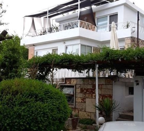 Къща в Варна, м-т Акчелар - 800 кв.м за 438 €/кв.м - Снимка #1