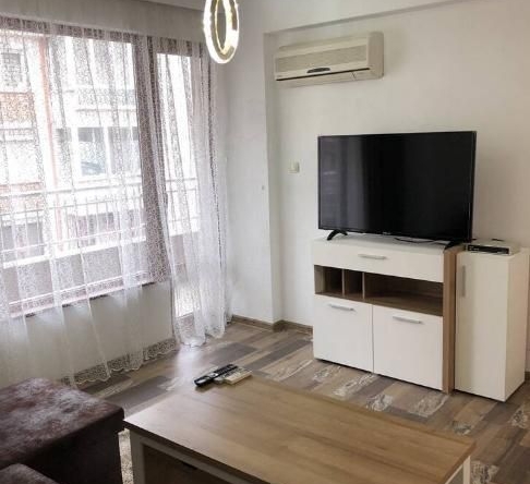 Дава се под наем Тристаен апартамент в Пловдив, Кършияка - 108 кв.м за 550 € - Снимка #1