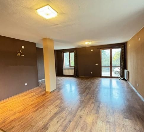 Дава се под наем Къща в Божурище - 300 кв.м за 1500 € - Снимка #1