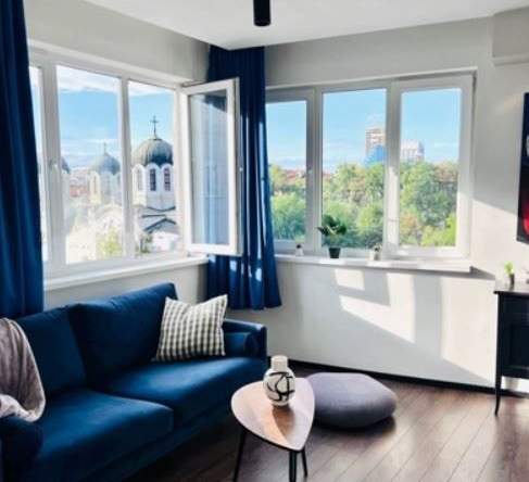 Дава се под наем Тристаен апартамент в София, Център - 76 кв.м за 896.58 € - Снимка #1