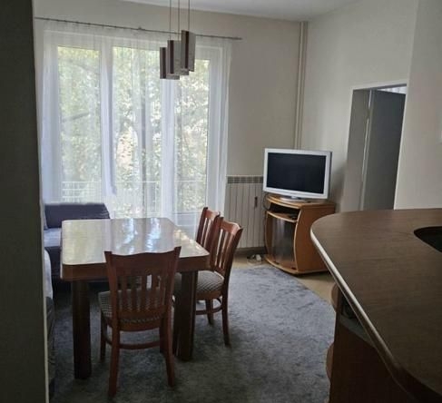 Дава се под наем Тристаен апартамент в София, Център - 70 кв.м за 800 € - Снимка #1