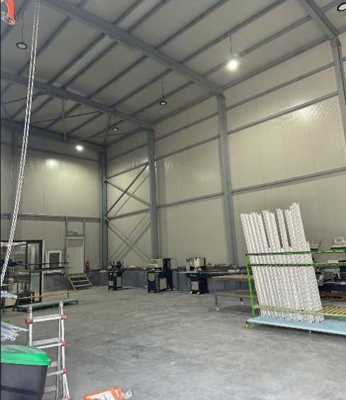 Дава се под наем Склад в с. Тополи, Област Варна - 650 кв.м за 3241.56 € - Снимка #1