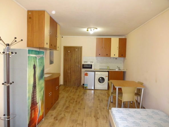 Дава се под наем Едностаен апартамент в Варна, Левски - 30 кв.м за 214.2 € - Снимка #1