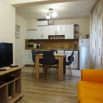 Дава се под наем Тристаен апартамент в Варна, ВИНС - 92 кв.м за 650 € - Снимка #1