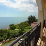 Дава се под наем Двустаен апартамент в к.к. Св.Св. Константин и Елена - 75 кв.м за 700 € - Снимка #1