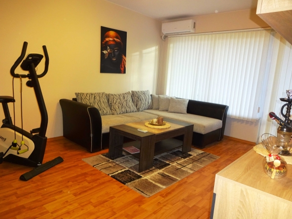 Двустаен апартамент в Варна, Цветен квартал - 67 кв.м за 1089 €/кв.м - Снимка #1