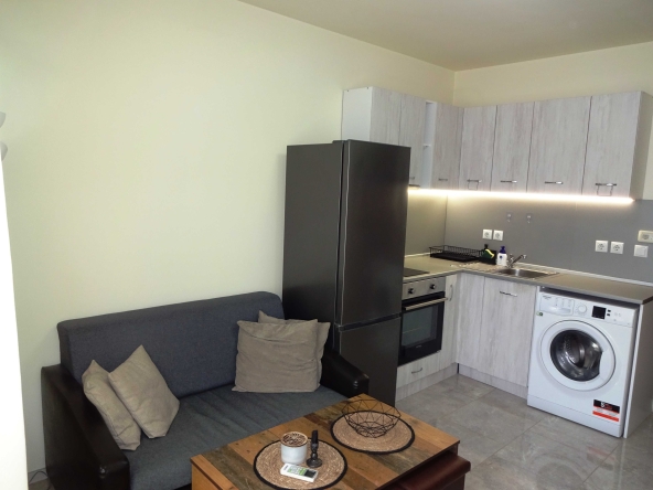 Дава се под наем Едностаен апартамент в Варна, Победа - 26 кв.м за 289.17 € - Снимка #1