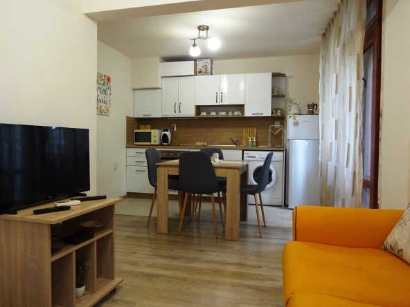 Дава се под наем Тристаен апартамент в Варна, ВИНС - 92 кв.м за 650 € - Снимка #1