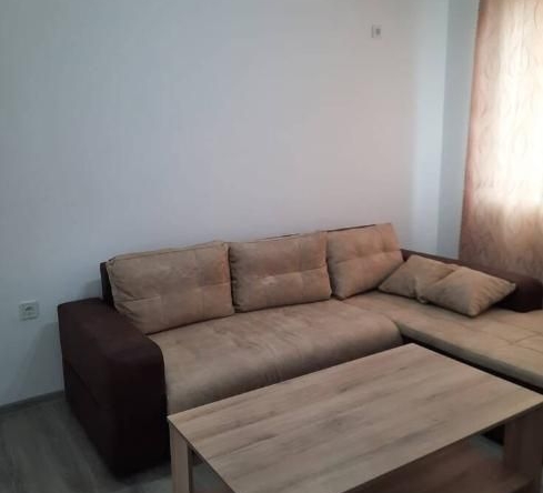 Дава се под наем Тристаен апартамент в Пловдив, Въстанически - 92 кв.м за 550 € - Снимка #1