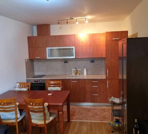 Дава се под наем Тристаен апартамент в Пловдив, Център - 90 кв.м за 550 € - Снимка #1