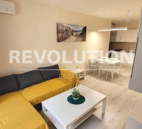 Дава се под наем Двустаен апартамент в Варна, Аспарухово - 60 кв.м за 600 € - Снимка #1