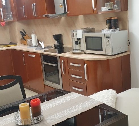 Тристаен апартамент в Пазарджик, Идеален център - 70 кв.м за 2572 €/кв.м - Снимка #1