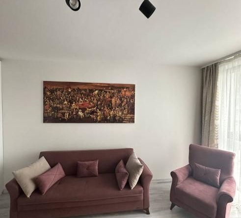 Дава се под наем Двустаен апартамент в Пловдив, Център - 76 кв.м за 475 € - Снимка #1