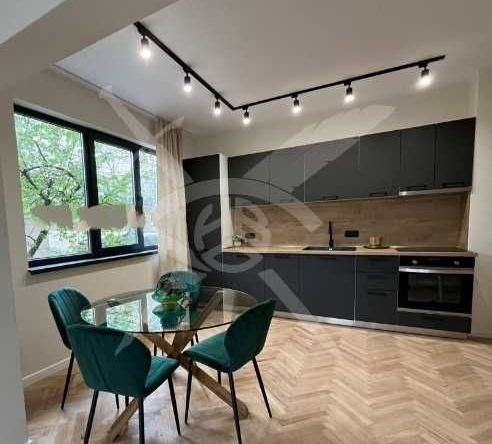 Тристаен апартамент в Карлово - 139 кв.м за 1130 €/кв.м - Снимка #1