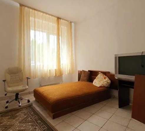 Дава се под наем Тристаен апартамент в Пловдив, Централна гара - 120 кв.м за 459 € - Снимка #1