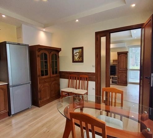 Дава се под наем Четиристаен апартамент в Банкя - 110 кв.м за 860 € - Снимка #1