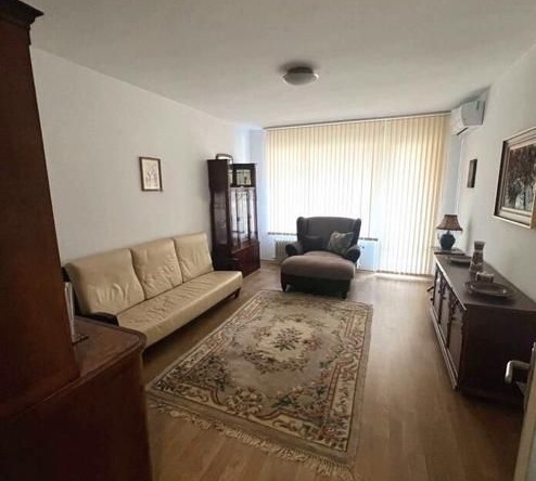 Дава се под наем Тристаен апартамент в София, Център - 93 кв.м за 800 € - Снимка #1