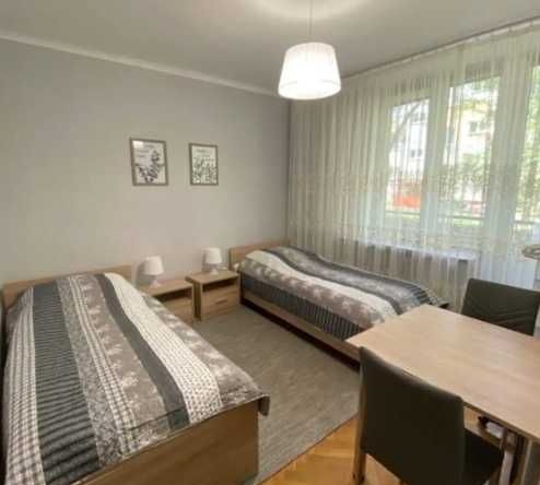 Дава се под наем Тристаен апартамент в Пловдив, Изгрев - 79 кв.м за 335 € - Снимка #1