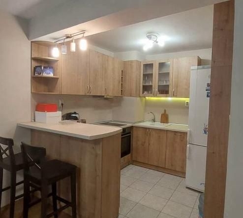 Дава се под наем Двустаен апартамент в Пловдив, Гагарин - 70 кв.м за 433.5 € - Снимка #1