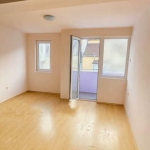 Дава се под наем Тристаен апартамент в Варна, Колхозен пазар - 78 кв.м за 325 € - Снимка #1