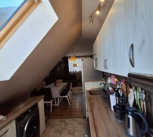 Дава се под наем Тристаен апартамент в Пловдив, Кършияка - 86 кв.м за 770 € - Снимка #1