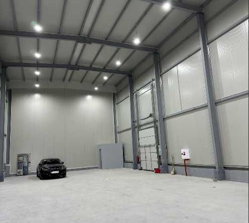 Дава се под наем Склад в с. Тополи, Област Варна - 1100 кв.м за 5486.07 € - Снимка #1