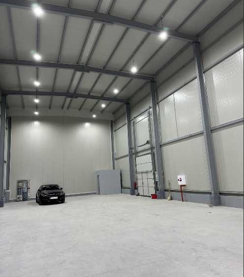 Дава се под наем Склад в с. Тополи, Област Варна - 1100 кв.м за 5486.07 € - Снимка #1