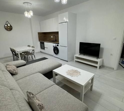 Дава се под наем Двустаен апартамент в Пловдив, Христо Смирненски - 70 кв.м за 475 € - Снимка #1