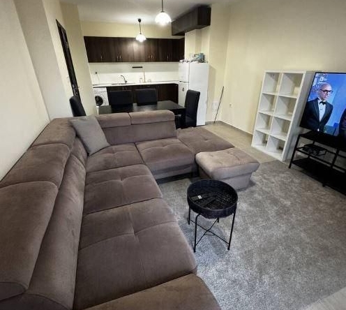 Дава се под наем Тристаен апартамент в Варна, Бриз - 80 кв.м за 698.19 € - Снимка #1