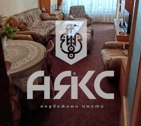 Тристаен апартамент в София, Надежда 2 - 95 кв.м за 1885 €/кв.м - Снимка #1
