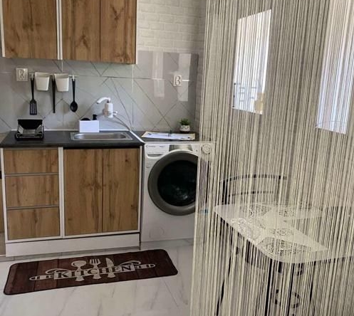 Дава се под наем Едностаен апартамент в Пловдив, Въстанически - 36 кв.м за 200 € - Снимка #1