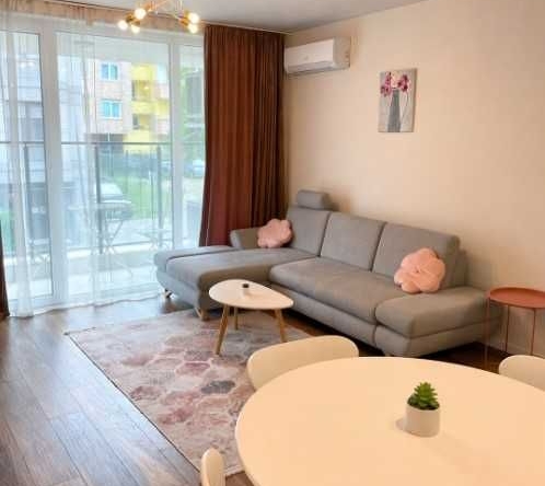 Дава се под наем Двустаен апартамент в София, Витоша - 62 кв.м за 896.58 € - Снимка #1