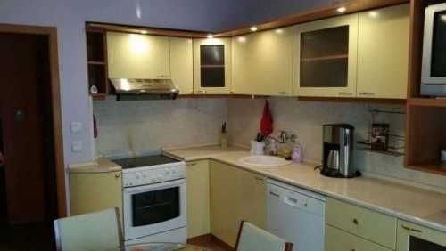 Дава се под наем Тристаен апартамент в Бургас, Център - 94 кв.м за 127.5 € - Снимка #1