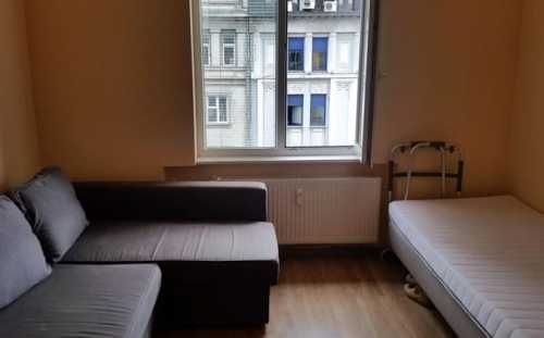 Дава се под наем Едностаен апартамент в София, Център - 30 кв.м за 298.86 € - Снимка #1