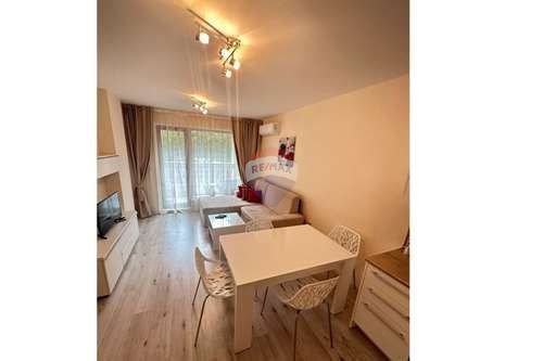 Дава се под наем Двустаен апартамент в Варна, Аспарухово - 65 кв.м за 548.25 € - Снимка #1
