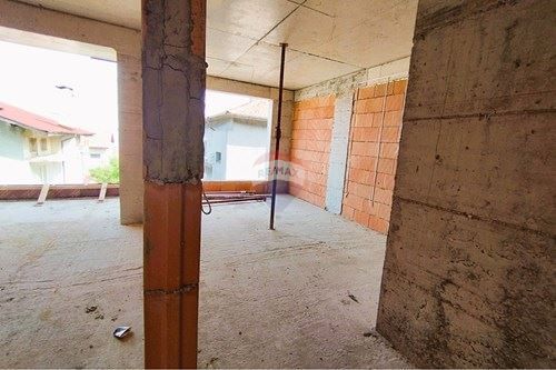 Тристаен апартамент в Варна, Виница - 105 кв.м за 729 €/кв.м - Снимка #1