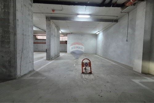 Дава се под наем Гараж / Паркомясто в Варна, Левски - 14 кв.м за 99.45 € - Снимка #1