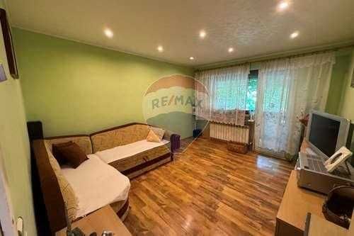 Двустаен апартамент в Шумен, Болницата - 59 кв.м за 1349 €/кв.м - Снимка #1