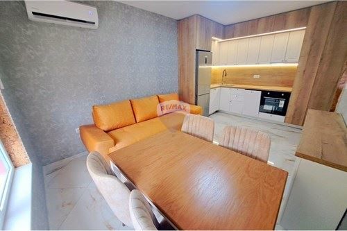 Дава се под наем Двустаен апартамент в Варна, Терапевтична болница - 50 кв.м за 510 € - Снимка #1