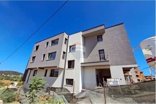 Двустаен апартамент в Варна, м-т Траката - 82 кв.м за 1525 €/кв.м - Снимка #1