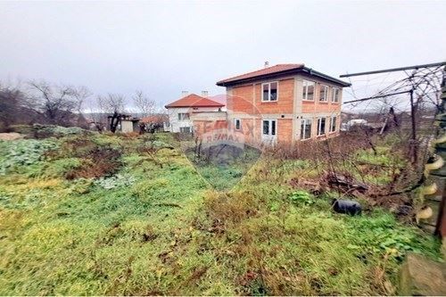 Къща в с. Звездица, Област Варна - 209 кв.м за 838 €/кв.м - Снимка #1