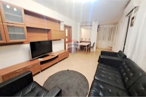 Дава се под наем Тристаен апартамент в Варна, Бриз - 150 кв.м за 850 € - Снимка #1