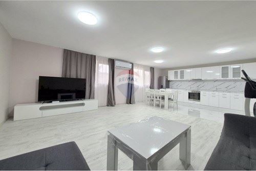 Къща в Варна, Галата - 730 кв.м за 343 €/кв.м - Снимка #1