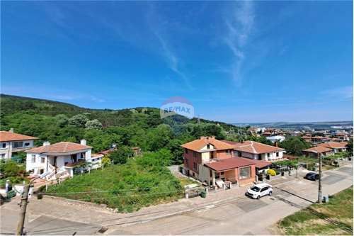 Хотел в Обзор - 841 кв.м за 425 €/кв.м - Снимка #1