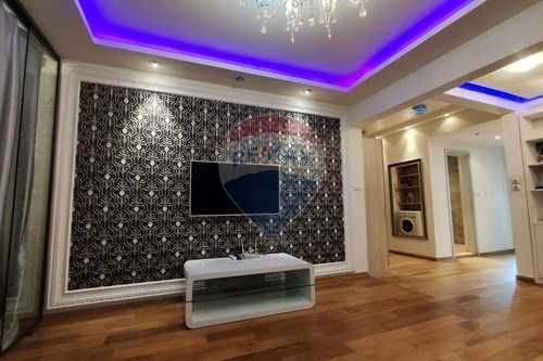 Тристаен апартамент в София, Център - 88 кв.м за 9 €/кв.м - Снимка #1