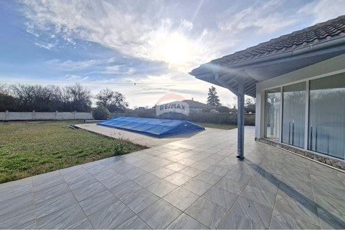 Къща в с. Соколово, Област Добрич - 152 кв.м за 604 €/кв.м - Снимка #1