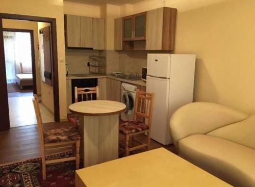 Дава се под наем Двустаен апартамент в Пловдив, Кършияка - 60 кв.м за 325 € - Снимка #1
