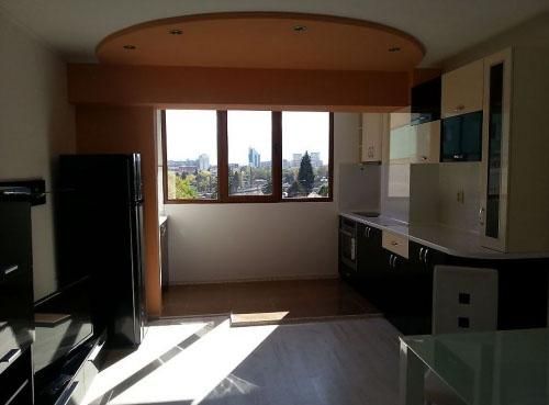 Дава се под наем Тристаен апартамент в Бургас, Изгрев - 70 кв.м за 510 € - Снимка #1