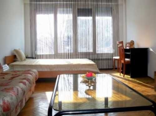 Дава се под наем Едностаен апартамент в София, Люлин 6 - 50 кв.м за 300 € - Снимка #1