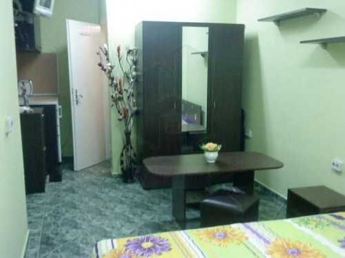 Дава се под наем Тристаен апартамент в Бургас, Ветрен - 85 кв.м за 357 € - Снимка #1